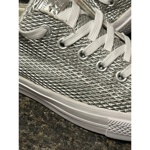 CONVERSE CHUCK TAYLOR ALL STAR II PERFORATED METALLIC LEATHER SILVER - Picture 7 of 9